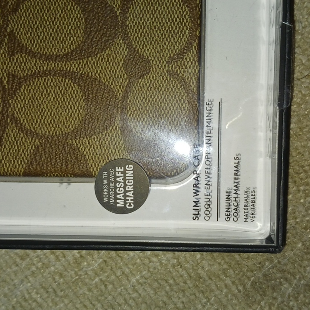 Coach iPhone case - Picture 2 of 4